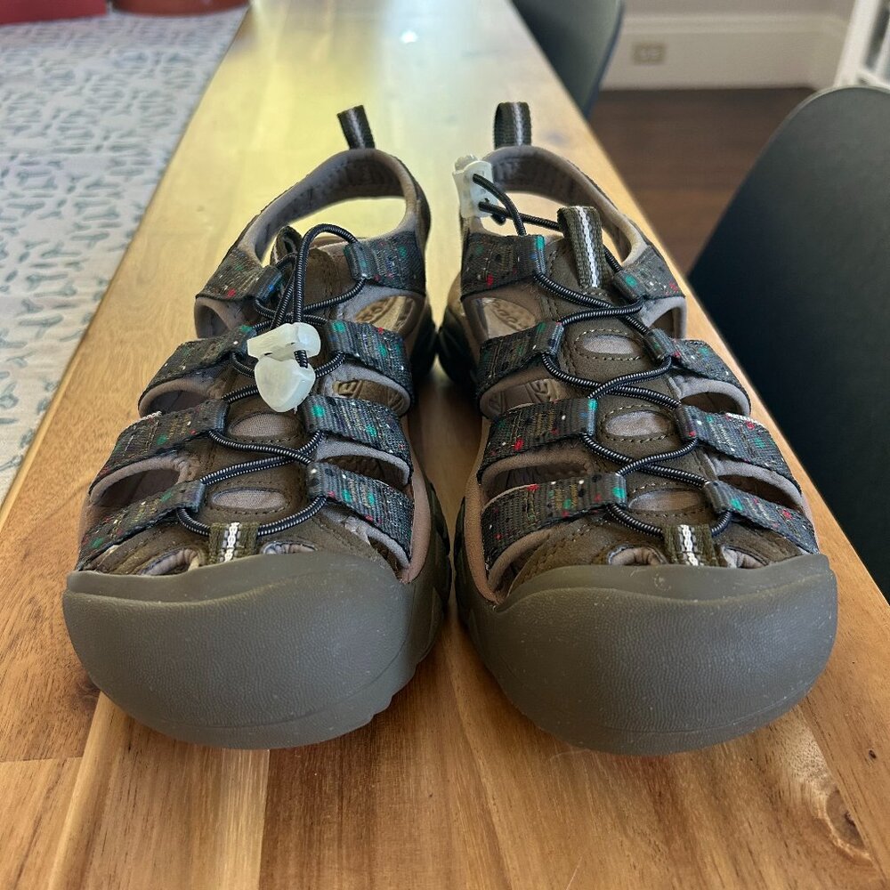 KEEN Fujirock Newport Retro Sandal Size 8